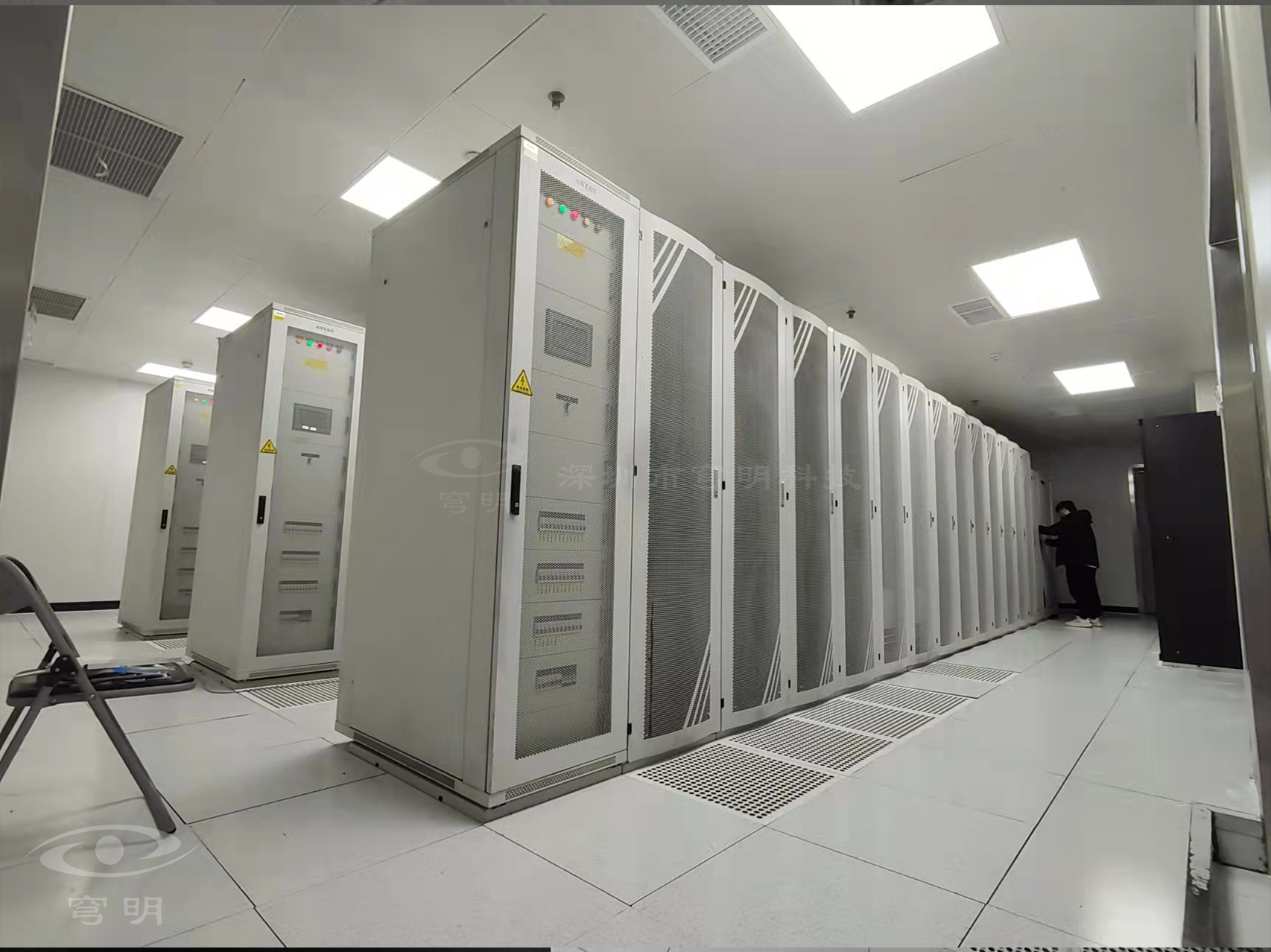 金屬彩鋼板-軍工企業(yè)數(shù)據(jù)中心機(jī)房設(shè)計 金屬彩鋼板-軍工企業(yè)數(shù)據(jù)中心機(jī)房設(shè)計